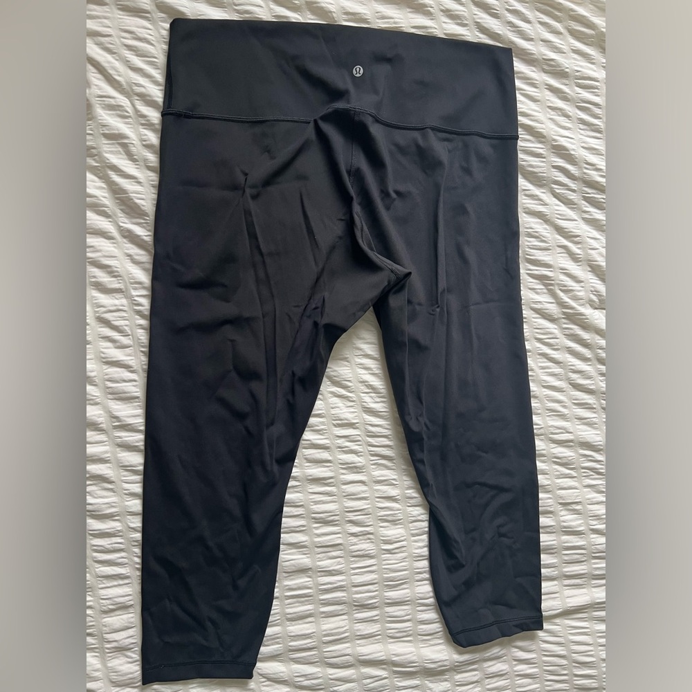 Lululemon 25” black leggings size 18 - Picture 2 of 3